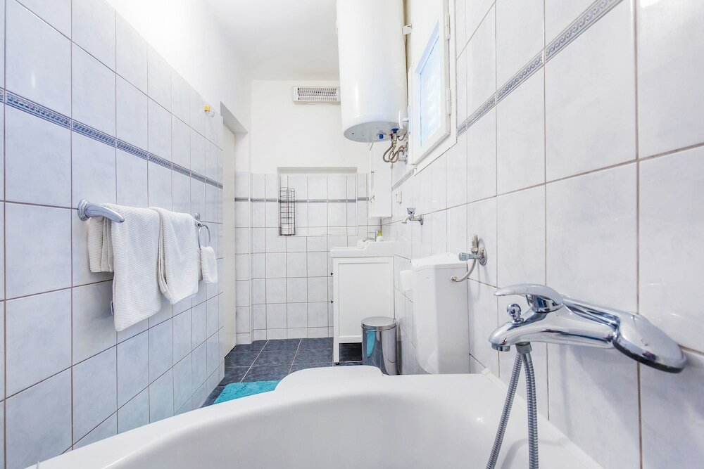 Фото Steps Old Town Apartments by Irundo