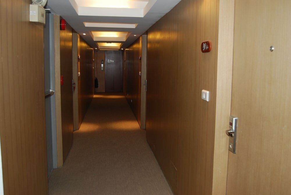 Фото The E-Hotel Makati