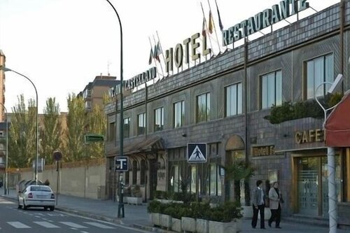 Гостиница Hotel Feria в Вальядолиде