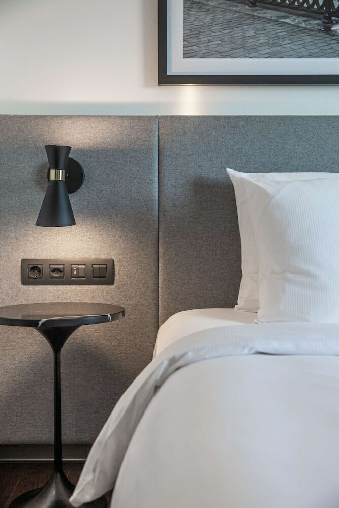 Фото Park Inn by Radisson Zurich Airport