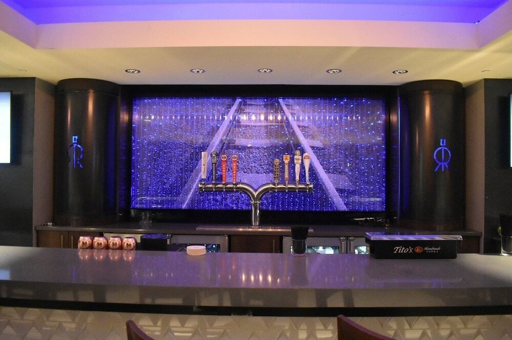 Фото Crowne Plaza Kansas City Downtown, an Ihg Hotel