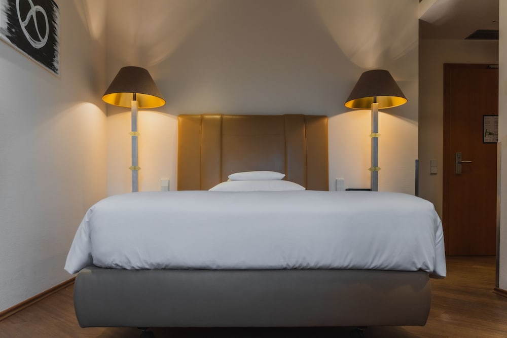 Фото Yours Truly