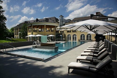 Внешний вид отеля Steigenberger Hotel Der Sonnenhof в Бад-Вёрисхофене, фото 3