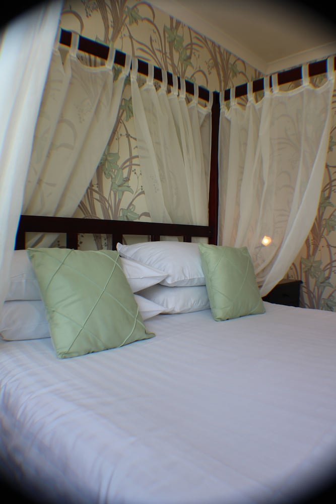 Фото The Moorland Hotel