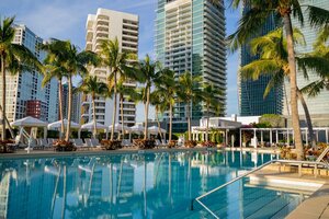 отель Four Seasons Hotel Miami