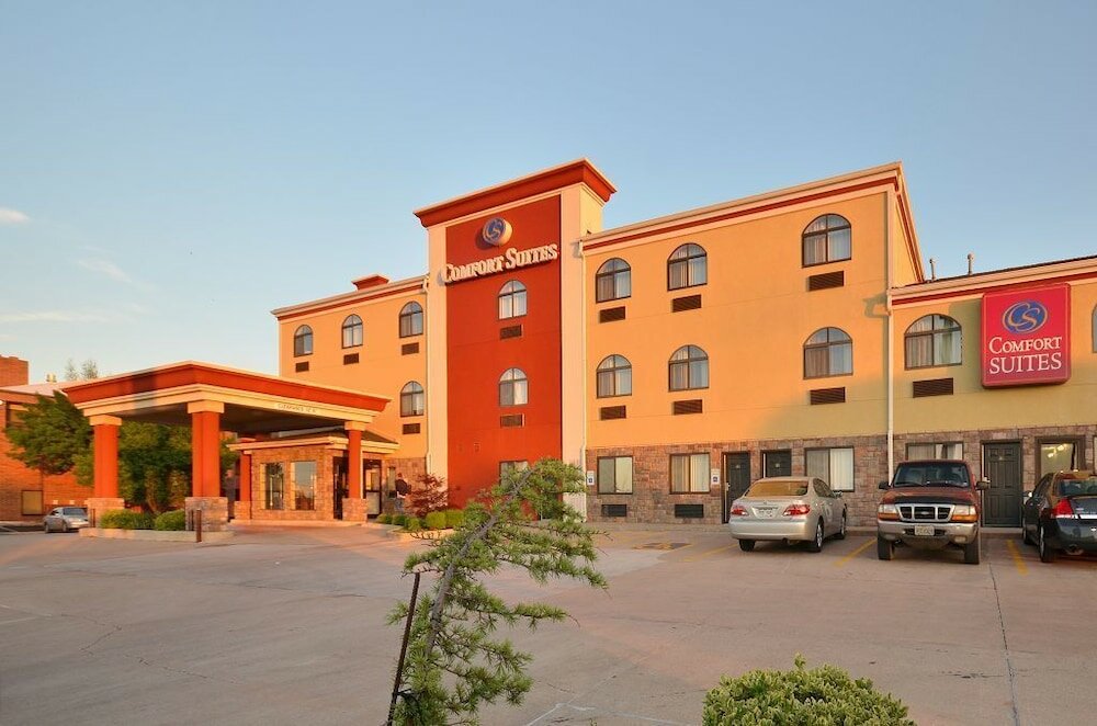 Фото Comfort Suites Fairgrounds West
