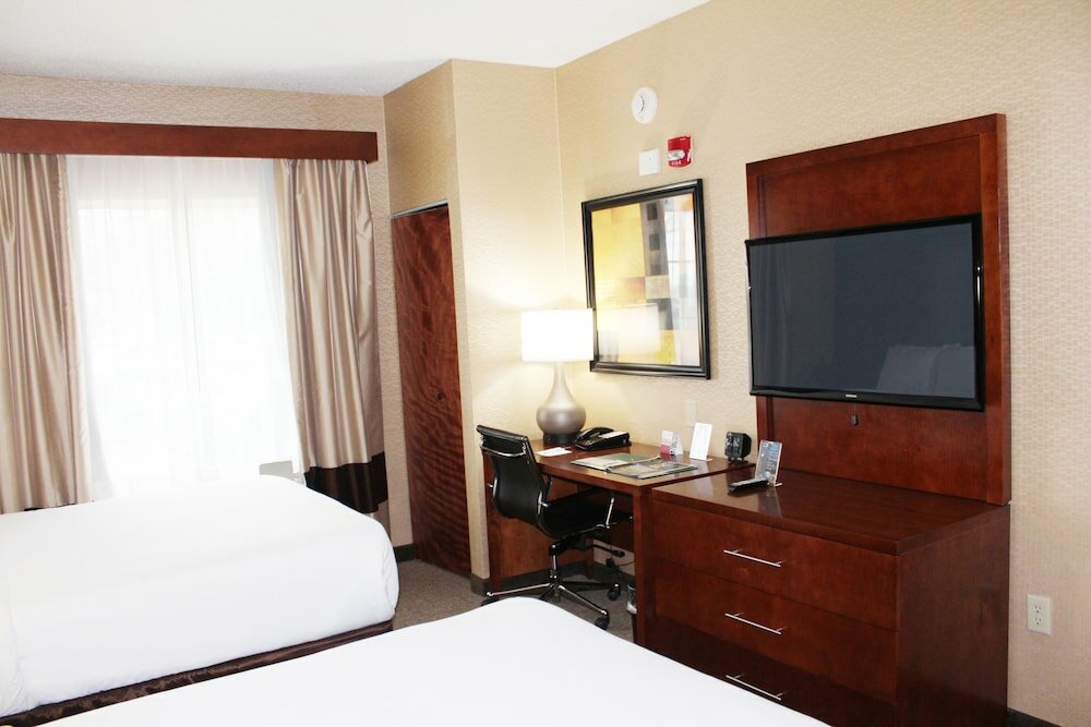 Фото Quality Suites Nyc Gateway