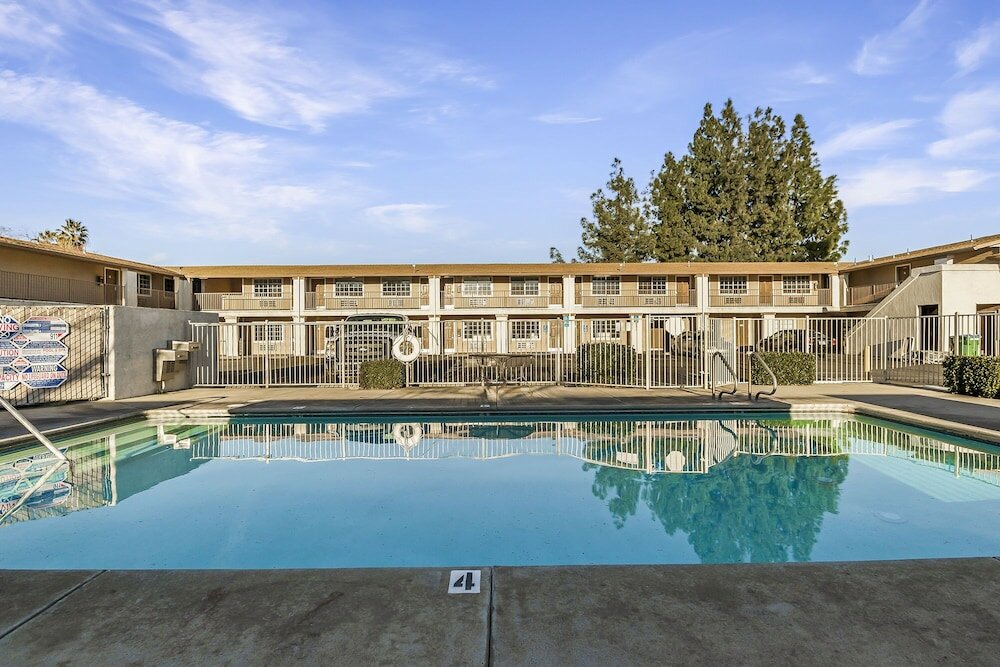 Фото Heritage Inn Express Chico