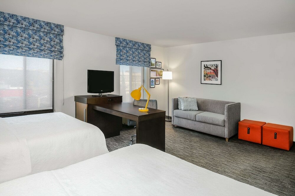 Фото Hampton Inn & Suites San Marcos