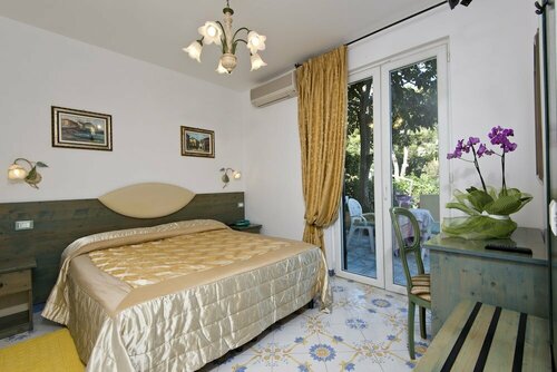 Гостиница Hotel Giardino delle Ninfe e La Fenice