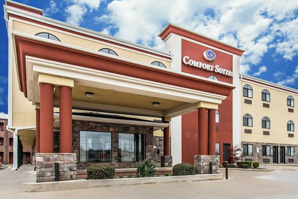 Фото Comfort Suites Fairgrounds West