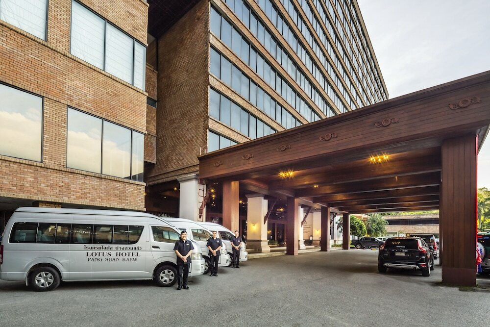 Фото Lotus Hotel Pang Suan Kaew