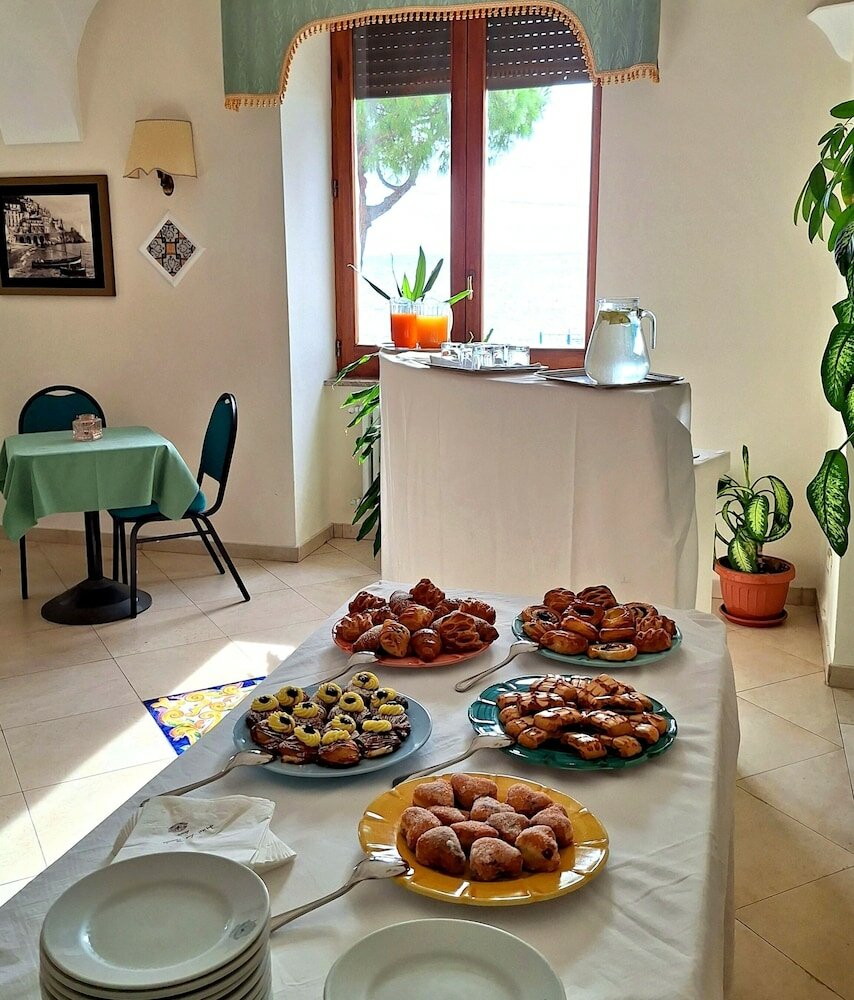 Фото Hotel La Bussola