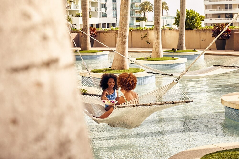 Фото Four Seasons Hotel Miami