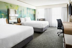 отель Courtyard by Marriott Chicago Downtown/Magnificent Mile