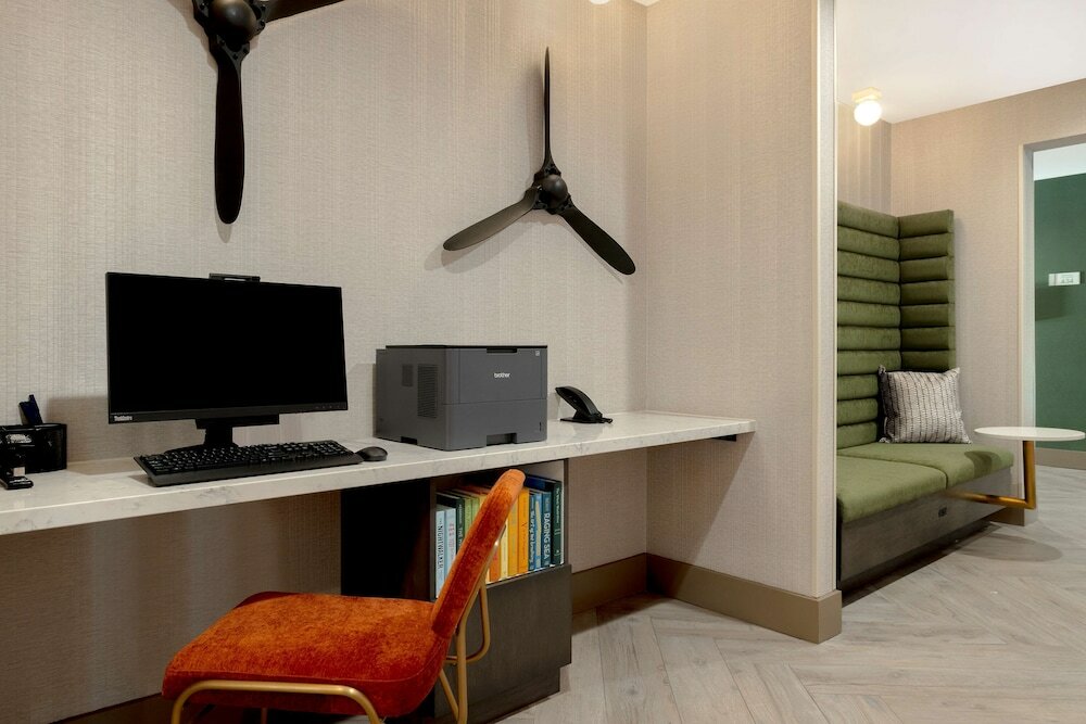 Фото DoubleTree by Hilton Palmdale, Ca