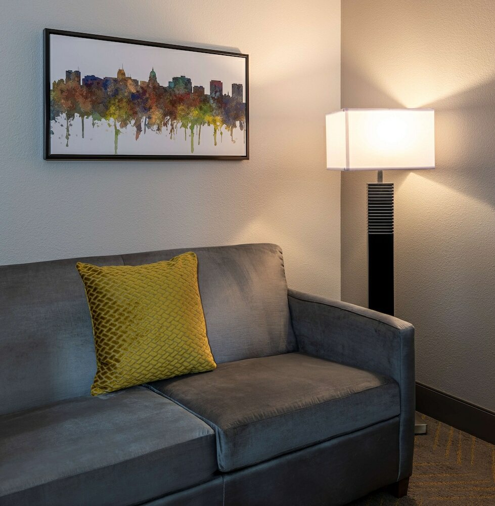 Фото DoubleTree by Hilton Madison East