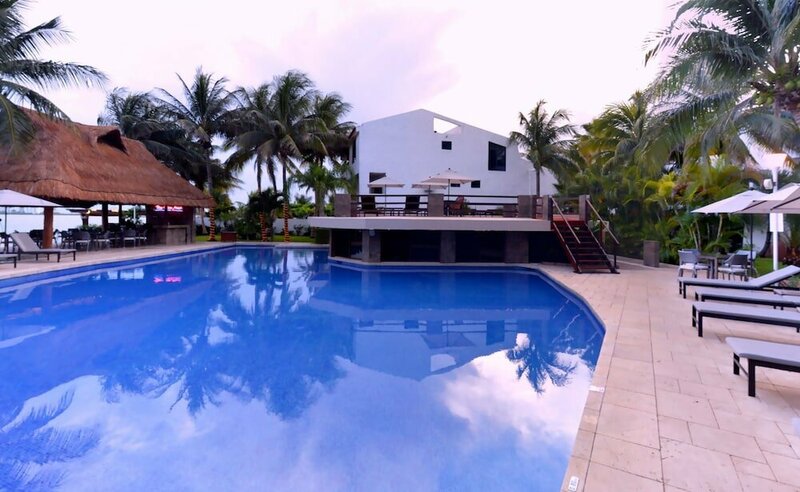 Гостиница Suites Sina Cancún в Канкуне
