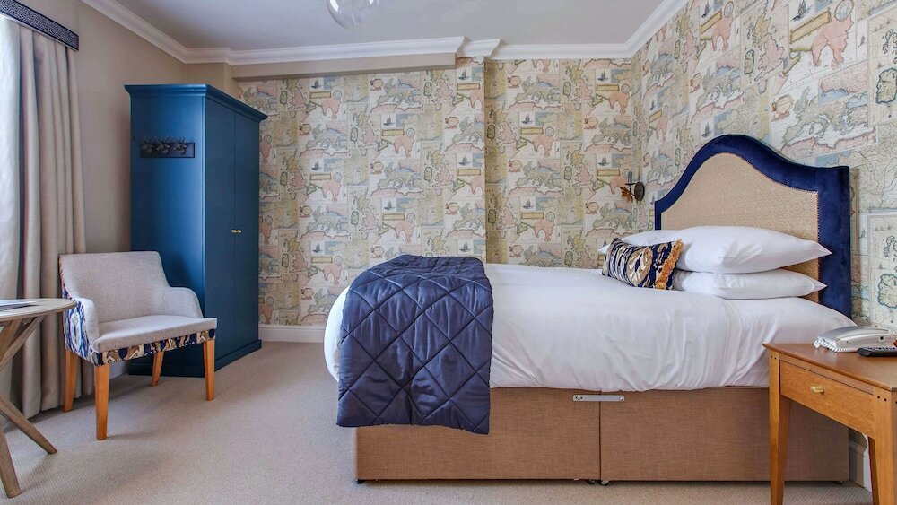 Фото The Maids Head Hotel