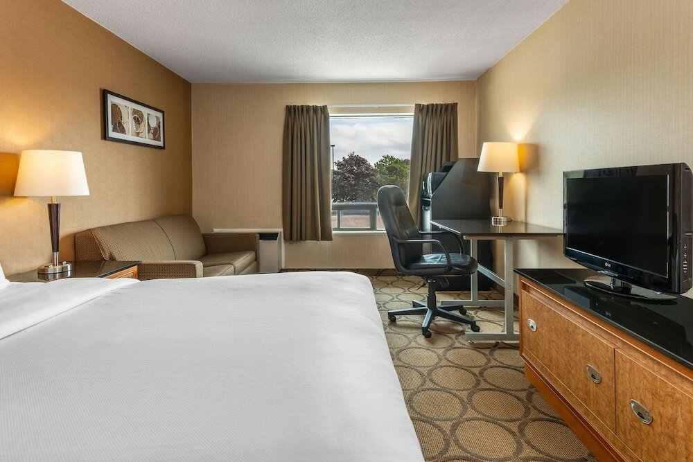 Фото Comfort Inn Hwy 401
