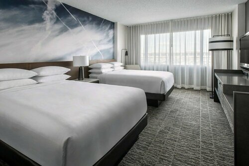 Гостиница Newark Liberty International Airport Marriott в Ньюарке