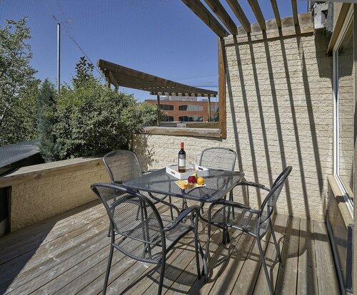 Внешний вид отеля Metterra Hotel on Whyte в Эдмонтоне, фото 3