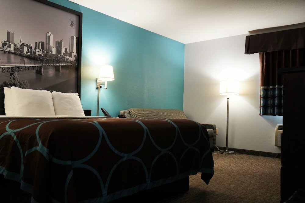Фото Super 8 by Wyndham Grove City