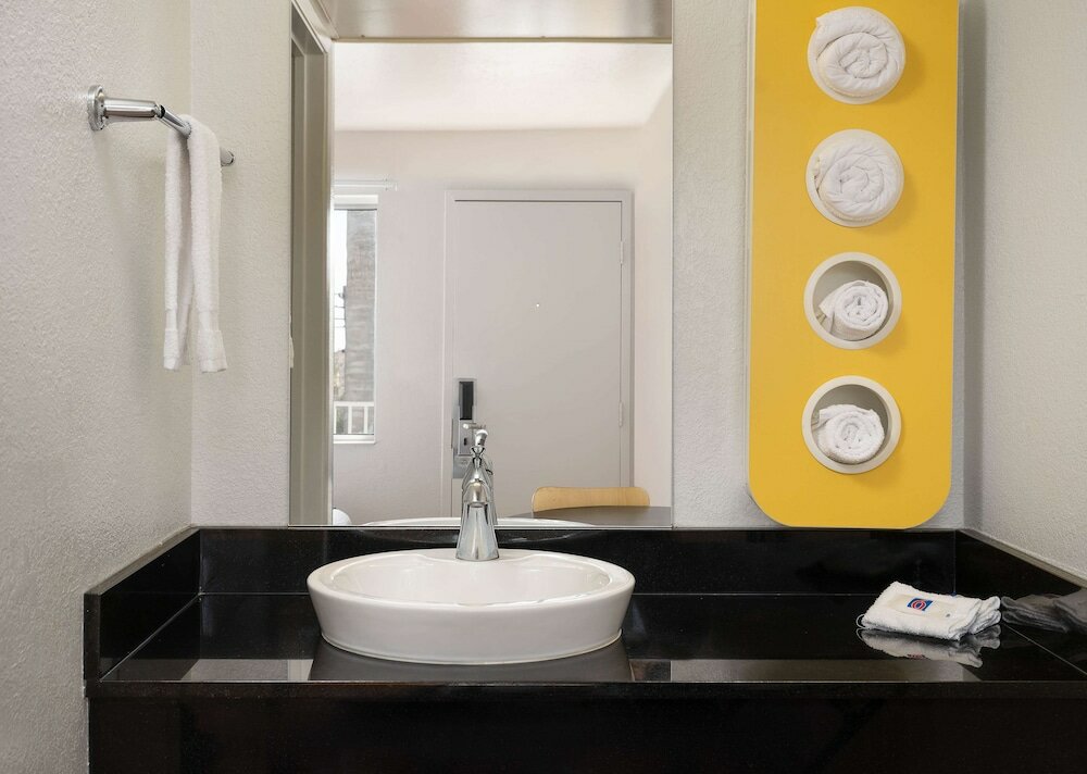 Фото Motel 6 Carpinteria, Ca - Santa Barbara - North