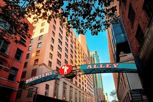 Гостиница Courtyard by Marriott Nashville Downtown