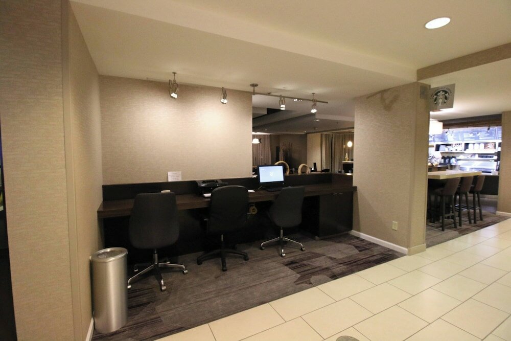 Фото Courtyard by Marriott Indianapolis South