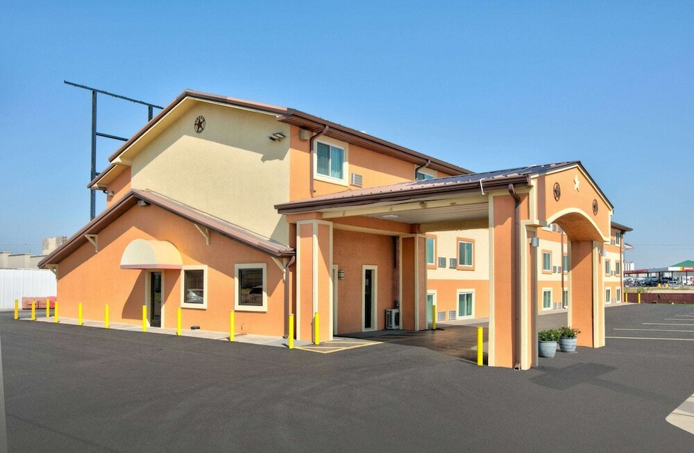 Фото Super 8 by Wyndham Amarillo