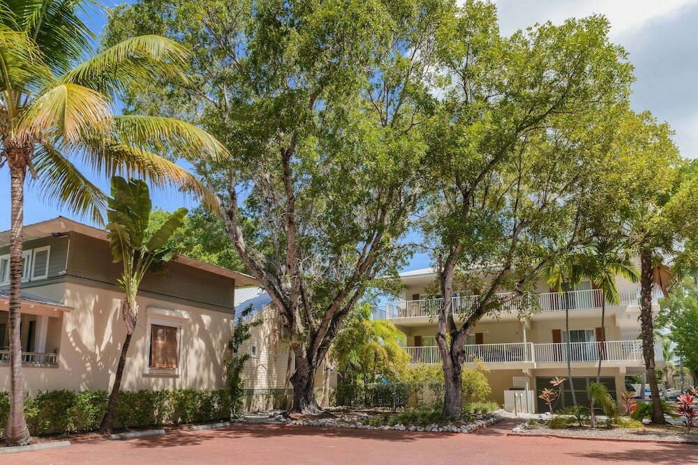 Фото Coconut Mallory Resort And Marina by Kees Vacations