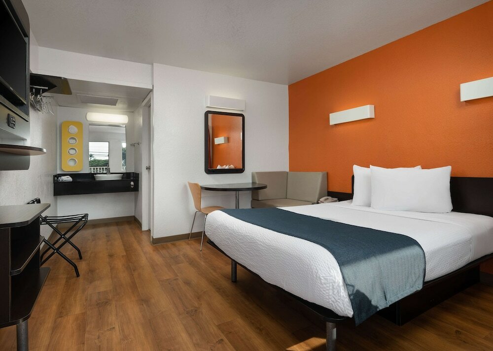 Фото Motel 6 Carpinteria, Ca - Santa Barbara - North