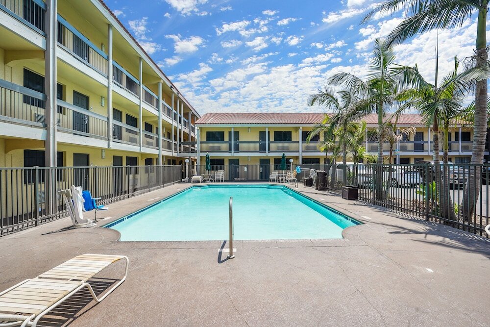 Фото La Quinta Inn by Wyndham Costa Mesa Newport Beach