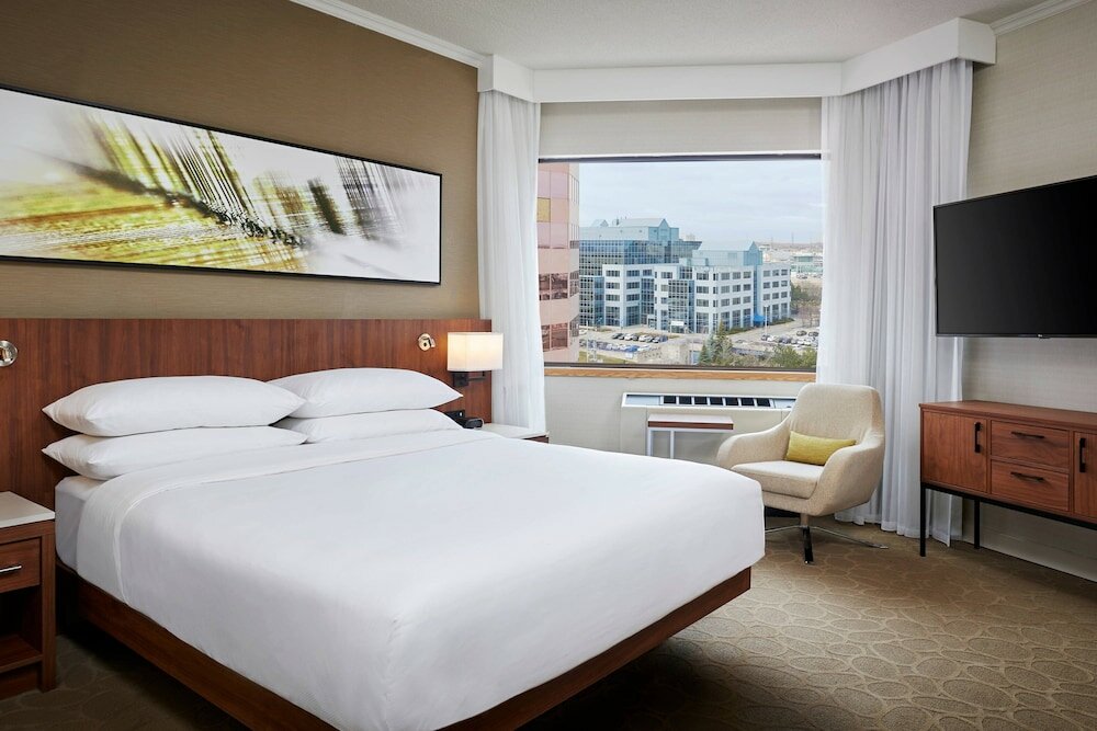 Фото Delta Hotels Toronto Mississauga