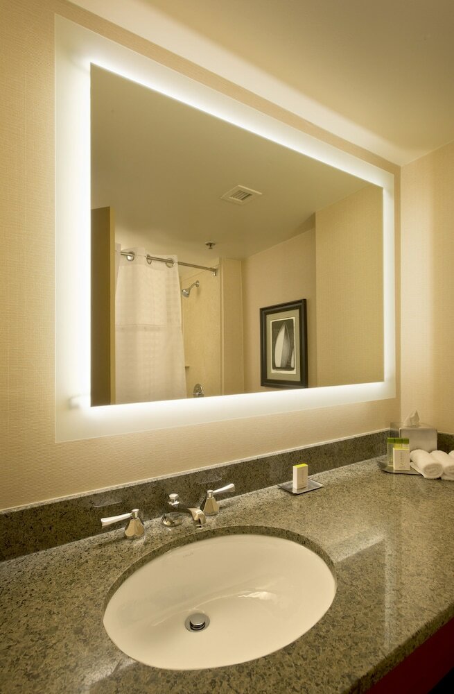 Фото DoubleTree by Hilton Boston North Shore