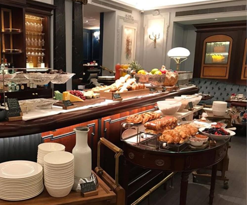 Фото The Stafford London