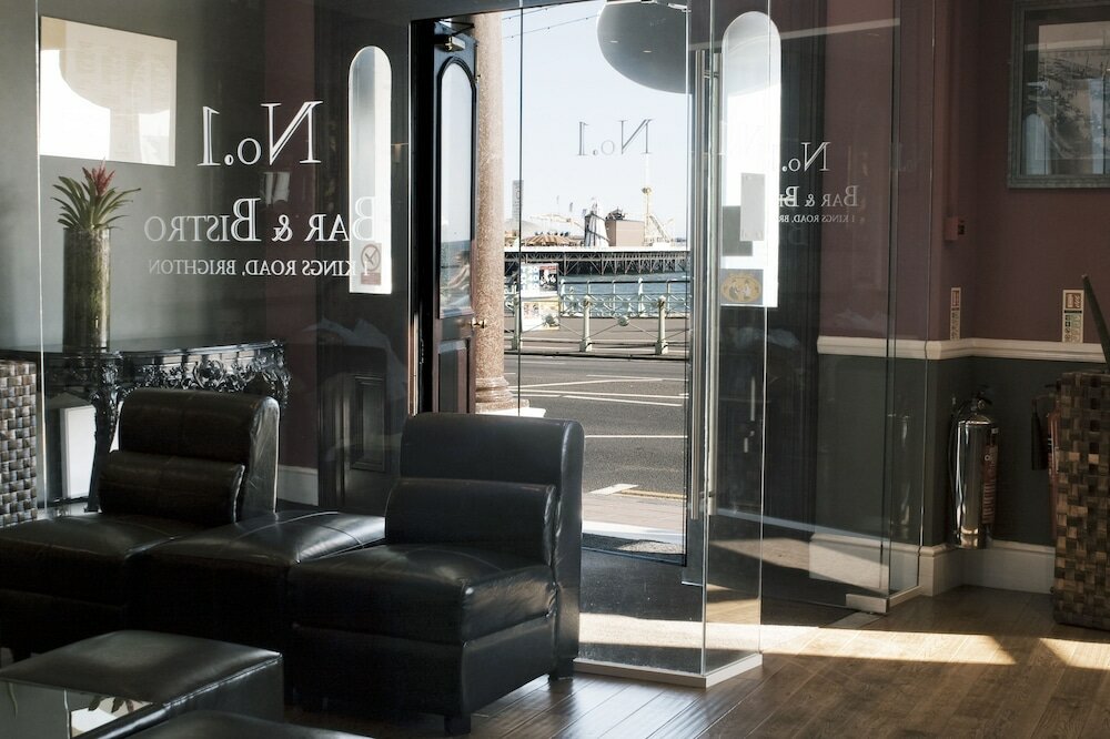 Фото Queens Hotel