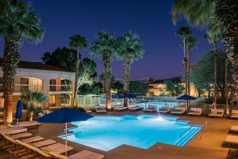 Гостиница Oasis Hotel Palm Springs в Палм-Спрингс