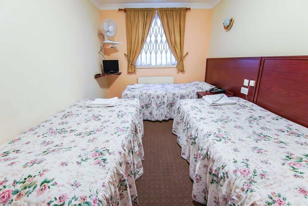 Фото Mandalay Picton House Hotel