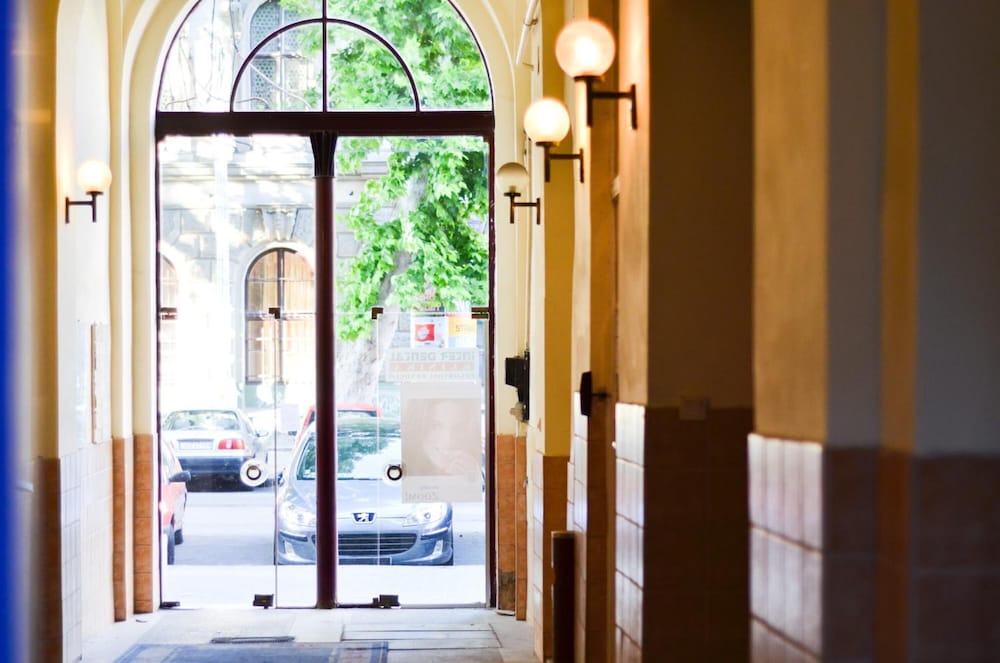 Фото Broadway City Guesthouse