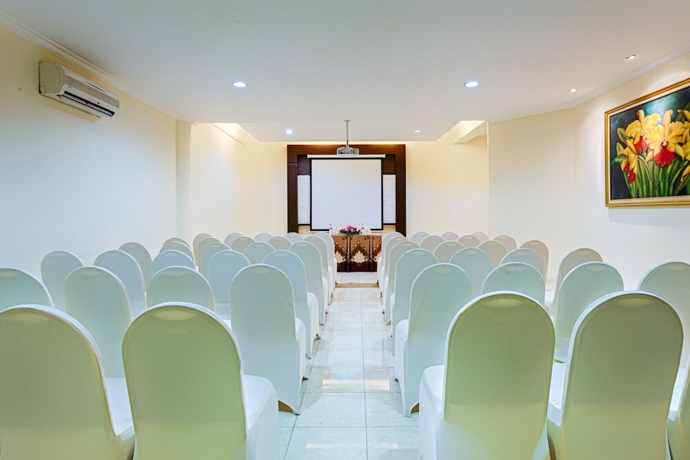 Фото Montana Hotel