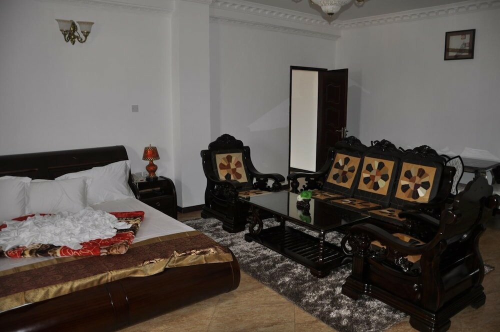 Фото Biraj International Hotel