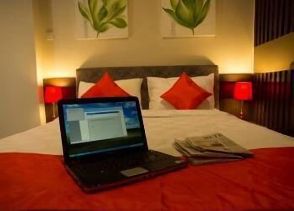 Фото The Gloria Suites Jakarta