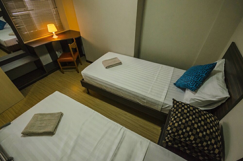 Фото Shaw Residenza Suites