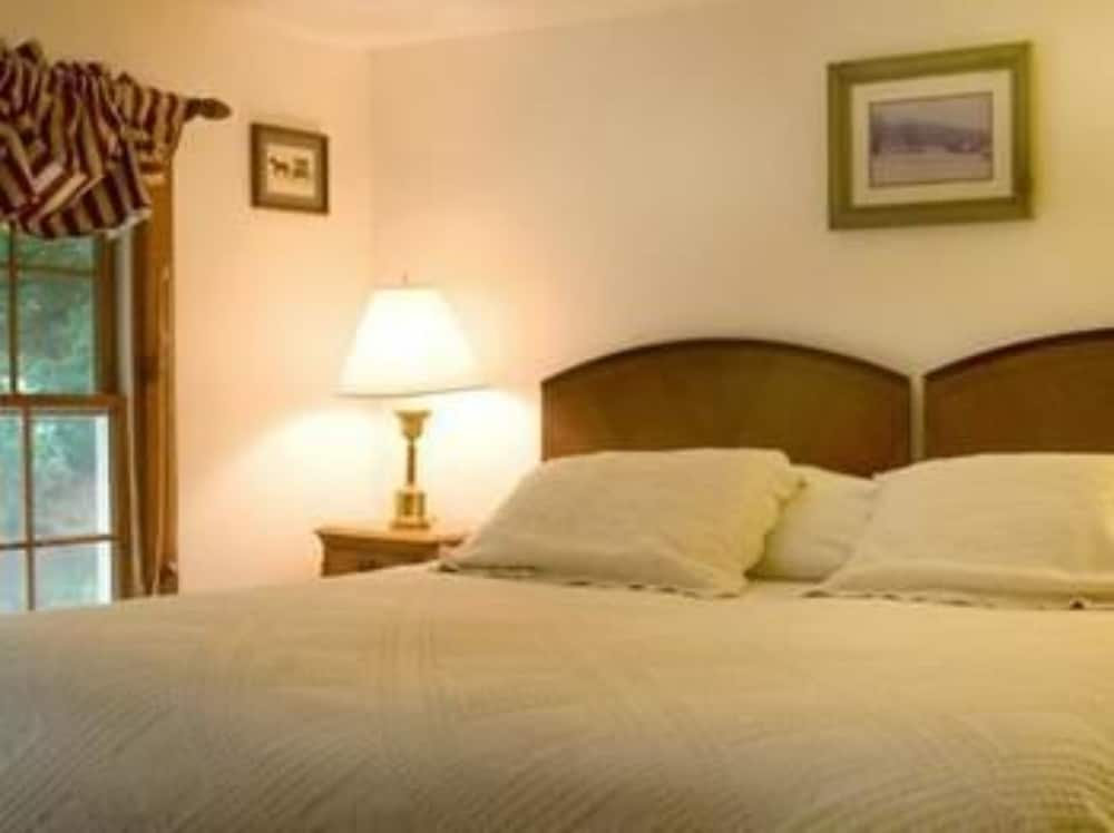 Фото Arlington's West Mountain Inn