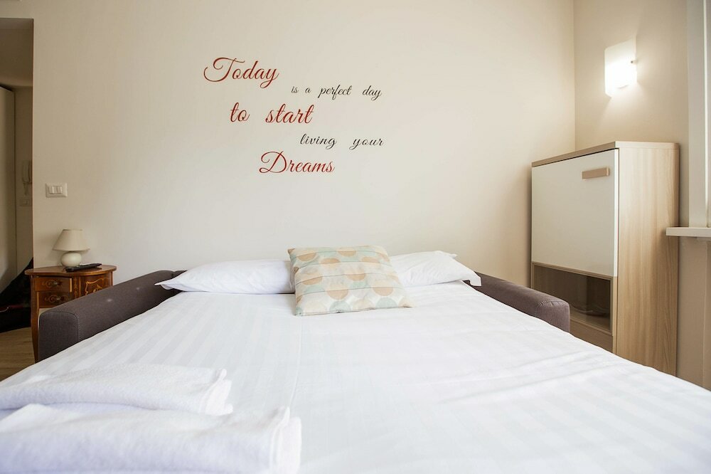 Фото Lorenteggio Studio Apt