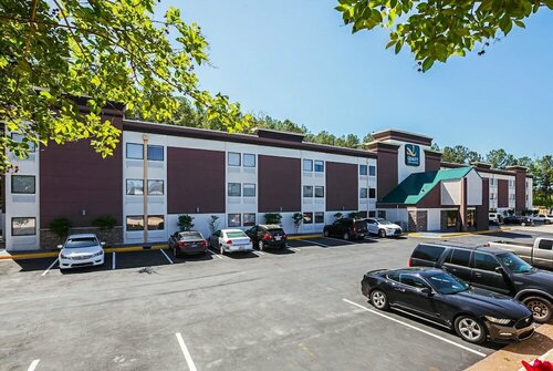 Гостиница Quality Inn & Suites near Six Flags East
