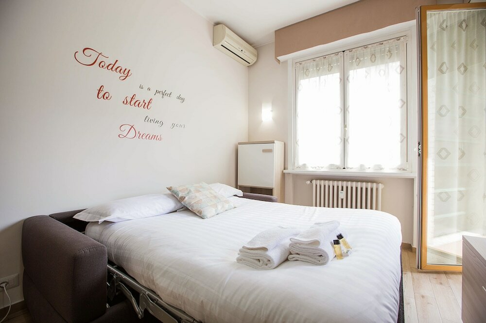 Фото Lorenteggio Studio Apt