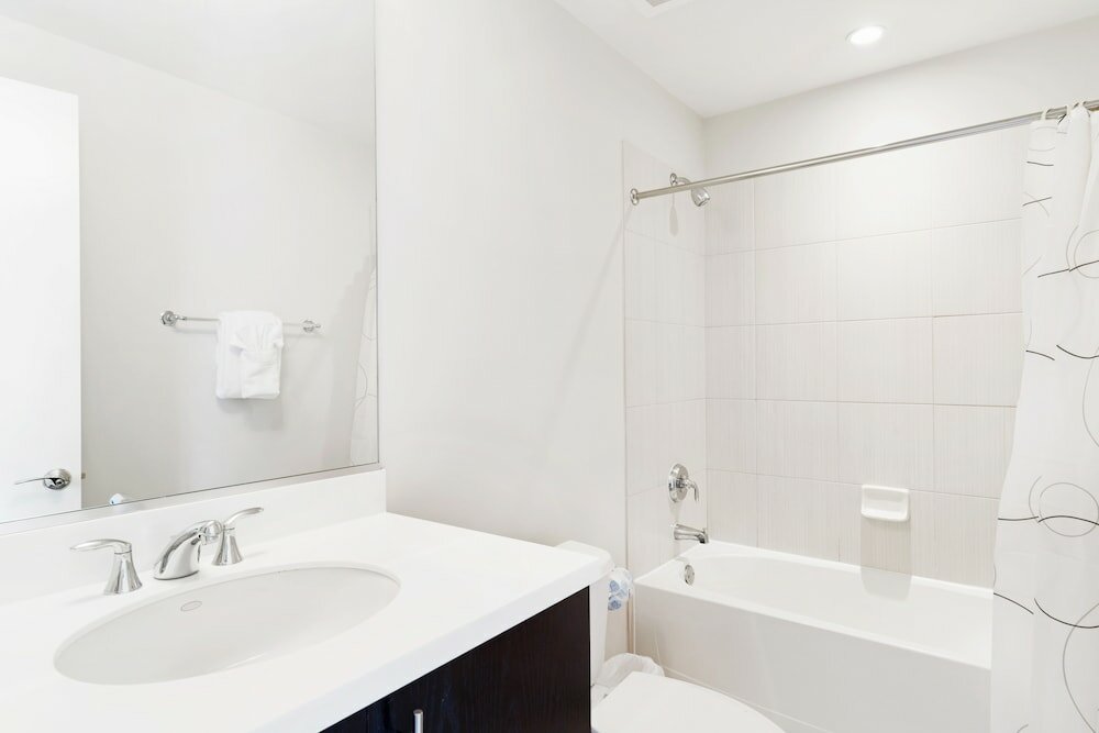 Фото Global Luxury Suites at The White House